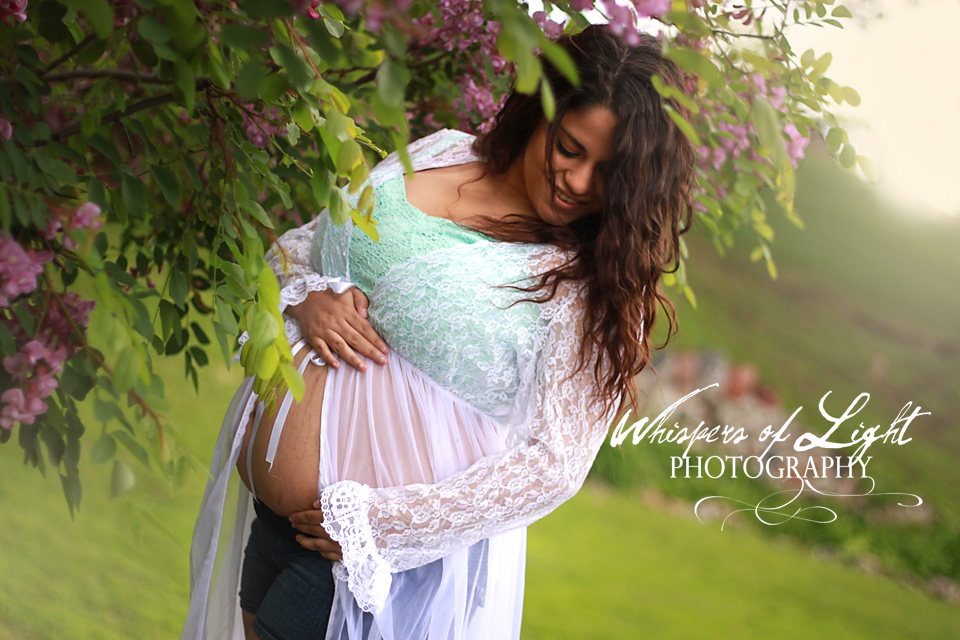 A Whimsically Beautiful Maternity Session – St Cloud Minnesota Photographer